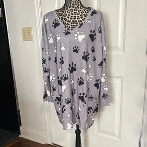 Paws Lounge Sweatshirt 💕.    Size large